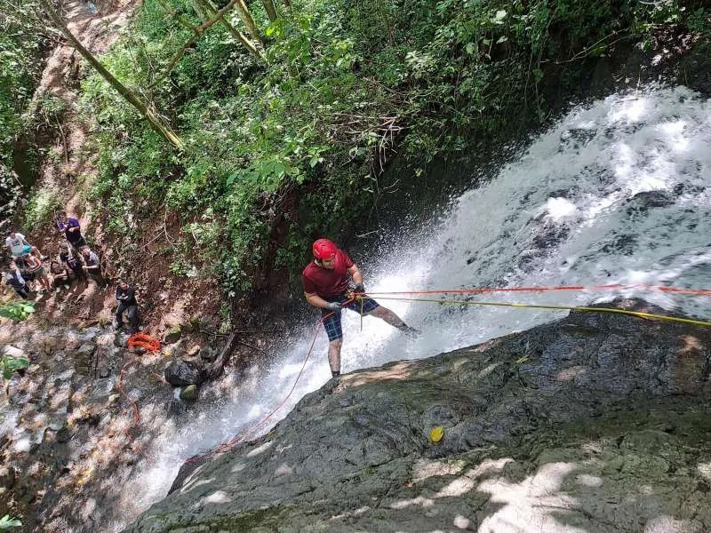 Rápel en la Cascada El Limo